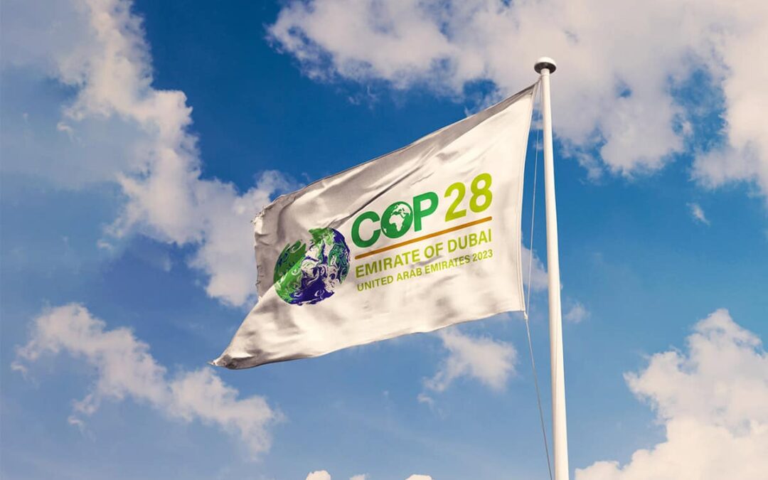 Fahne Klimakonferenz COP28(c)Adobestock/Rafael Henrique
