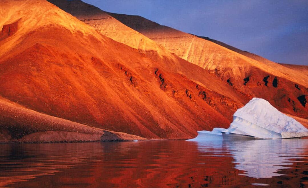 Schmelzender Eisberg in Grünland (c) Staffan_Widstrand_WWF
