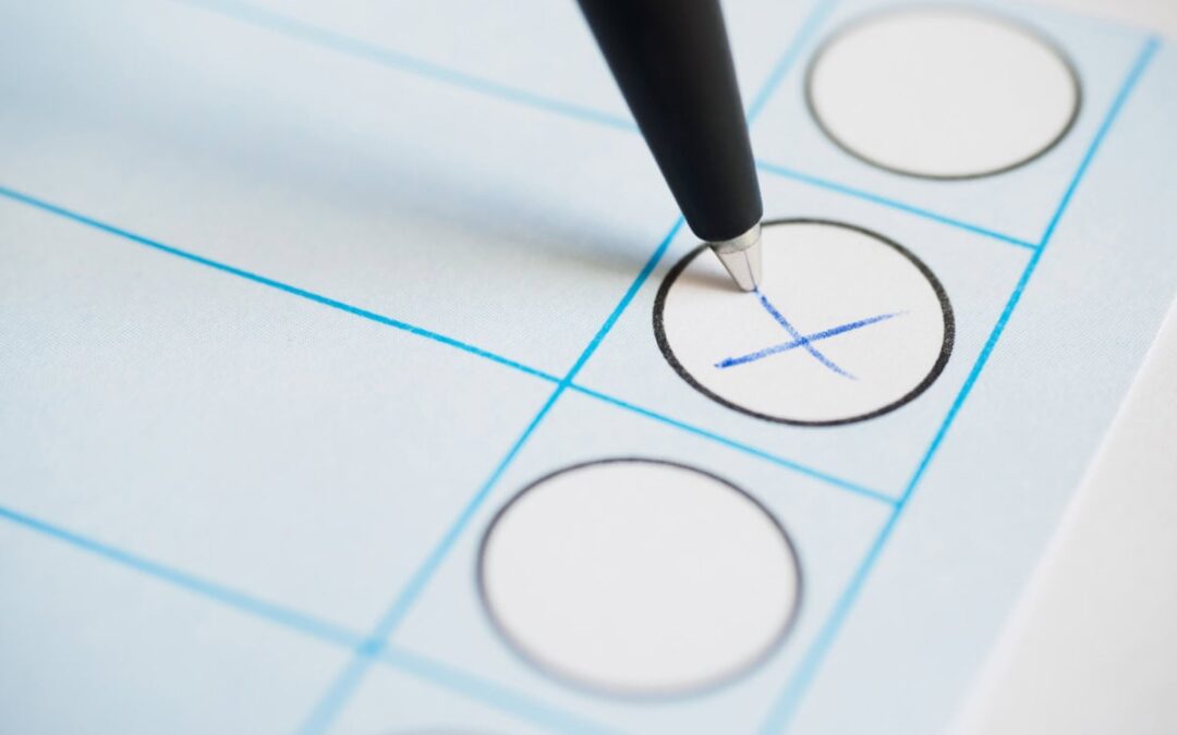 Stimmzettel oder Wahlzettel mit Stift