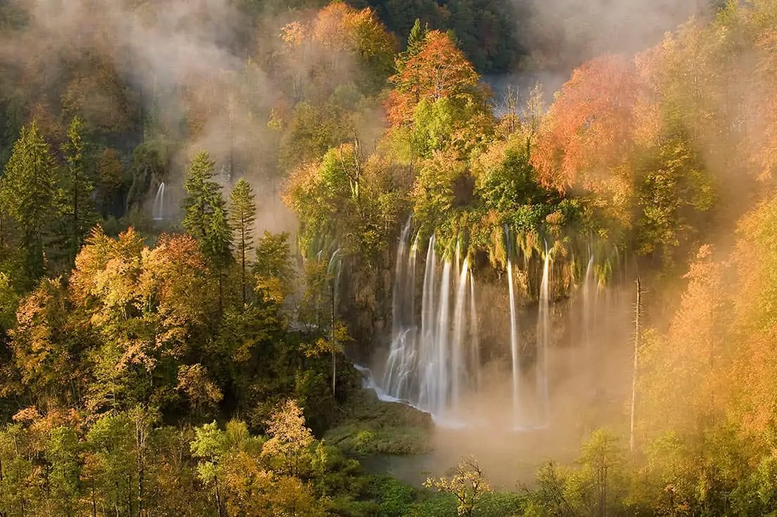 Wasserfälle von Veliki Prstvaci im Nationalpark Plitvicer Seen, Kroatien © Wild Wonders of Europe - Maurizio Biancarelli - WWF