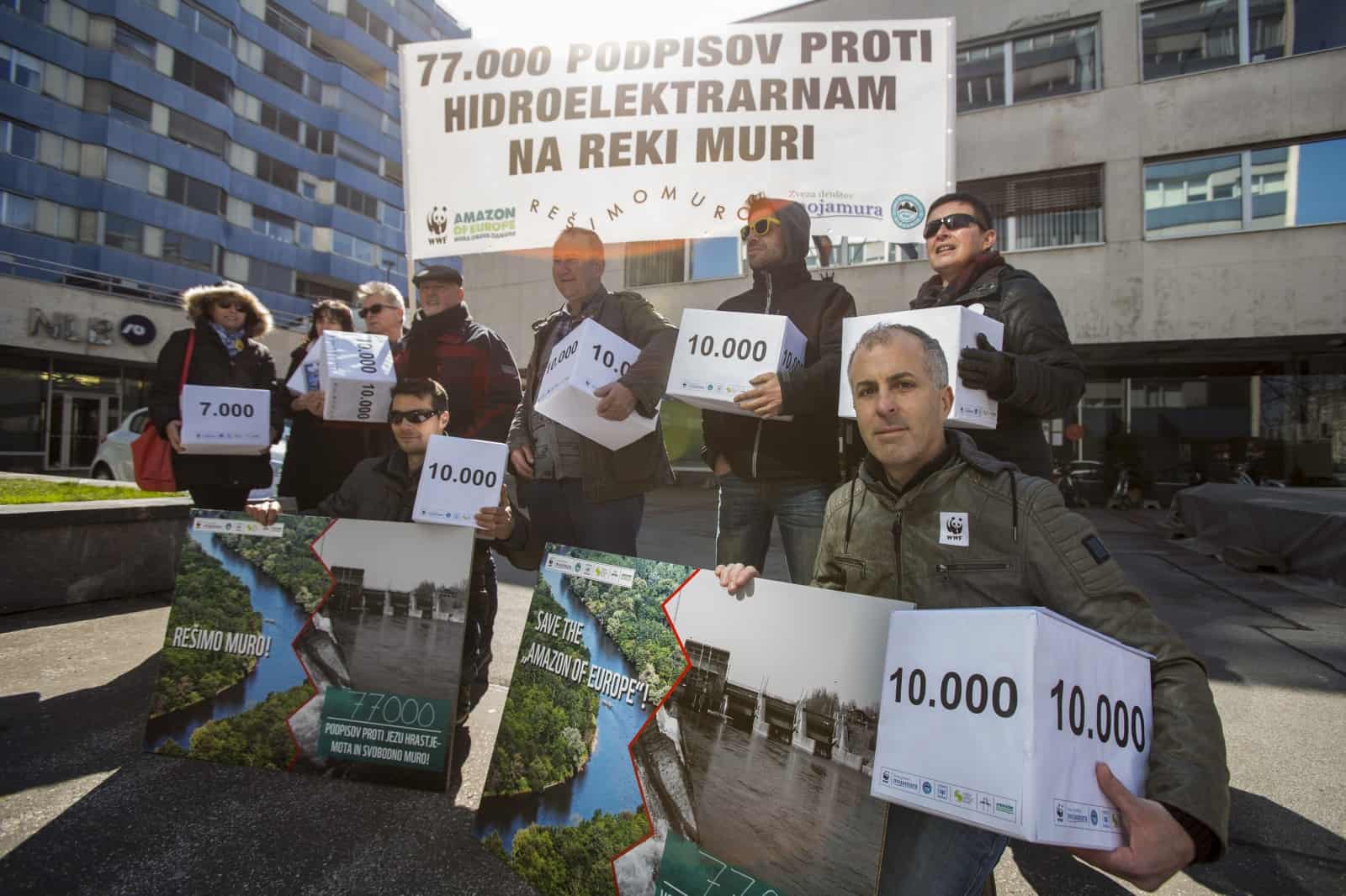 Murschützer vor dem slowenischen Umweltministerium, © by Matjaz Rust