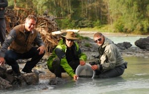 Fischbesatz am Inn mit Toni Innauer, © by A. Vorauer/WWF Fischbesatz am Inn mit Toni Innauer, © by A. Vorauer/WWF
