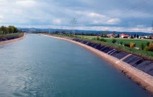 Verbaute Flussufer an der Enns, © by WWF Verbaute Flussufer an der Enns, © by WWF