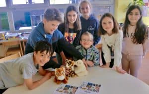Die Kinder mit der Urkunde des WWF, © by Hort Donaucity, Wien Die Kinder mit der Urkunde des WWF, © by Hort Donaucity, Wien