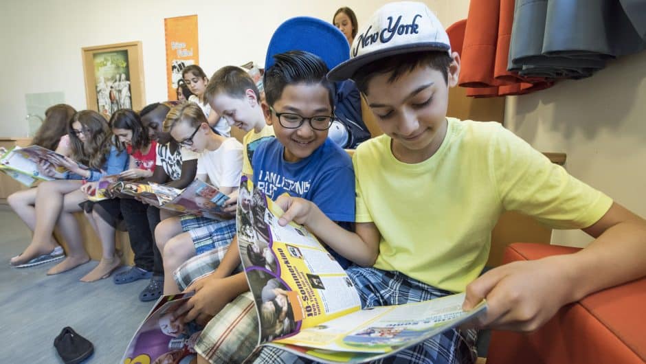 Schüler beim Lesen © Jungösterreich Bildungsmedienverlag