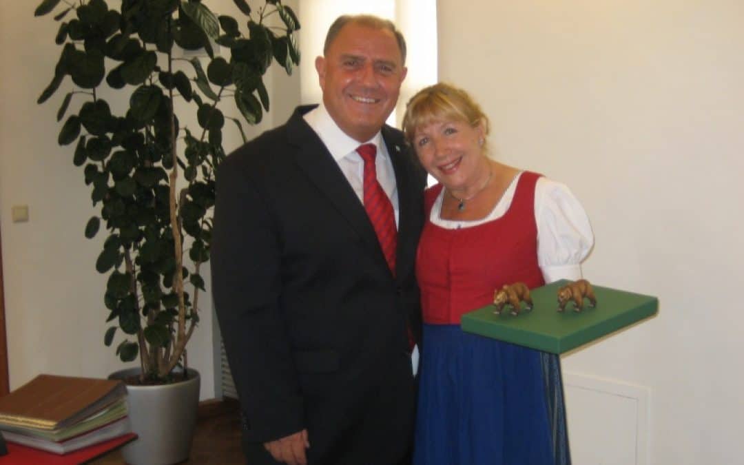 Tausende Stimmen für Österreichs Bären