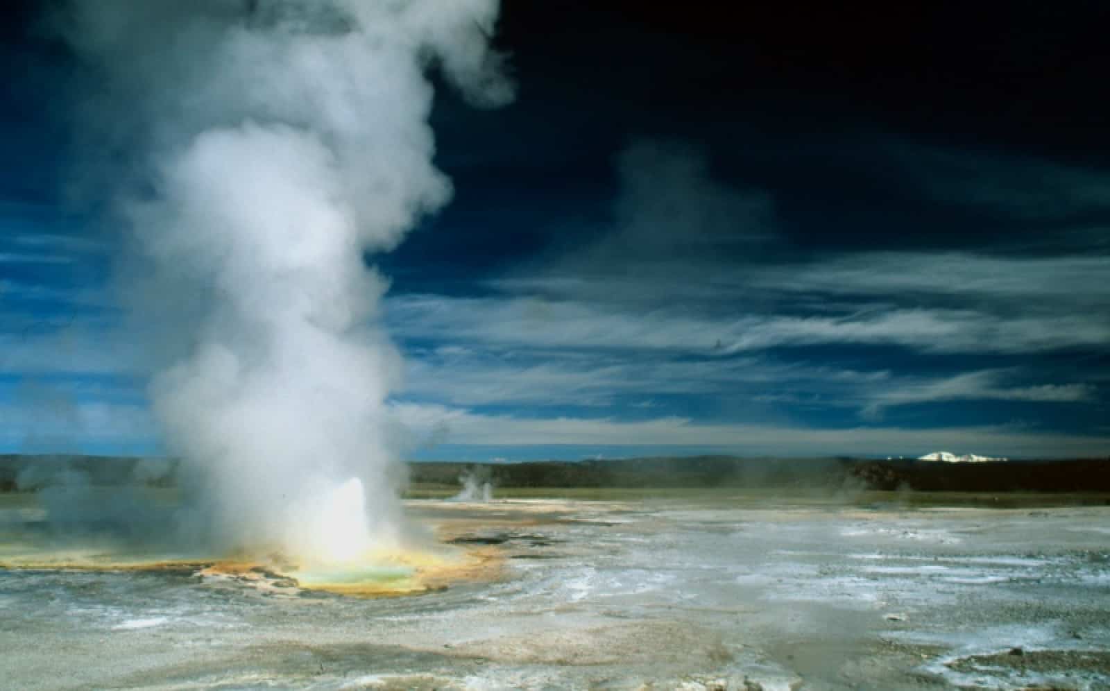 Geyser Yellowstone NP, © by Fritz Pölking/WWF Geyser Yellowstone NP, © by Fritz Pölking/WWF