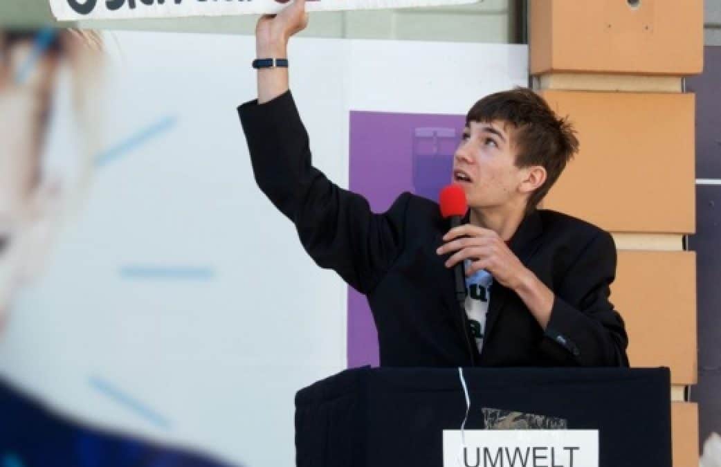 Tour-Aufenthalt in St. Pölten: WWF Jugendgruppe fordert Plastiksackerl freies Österreich