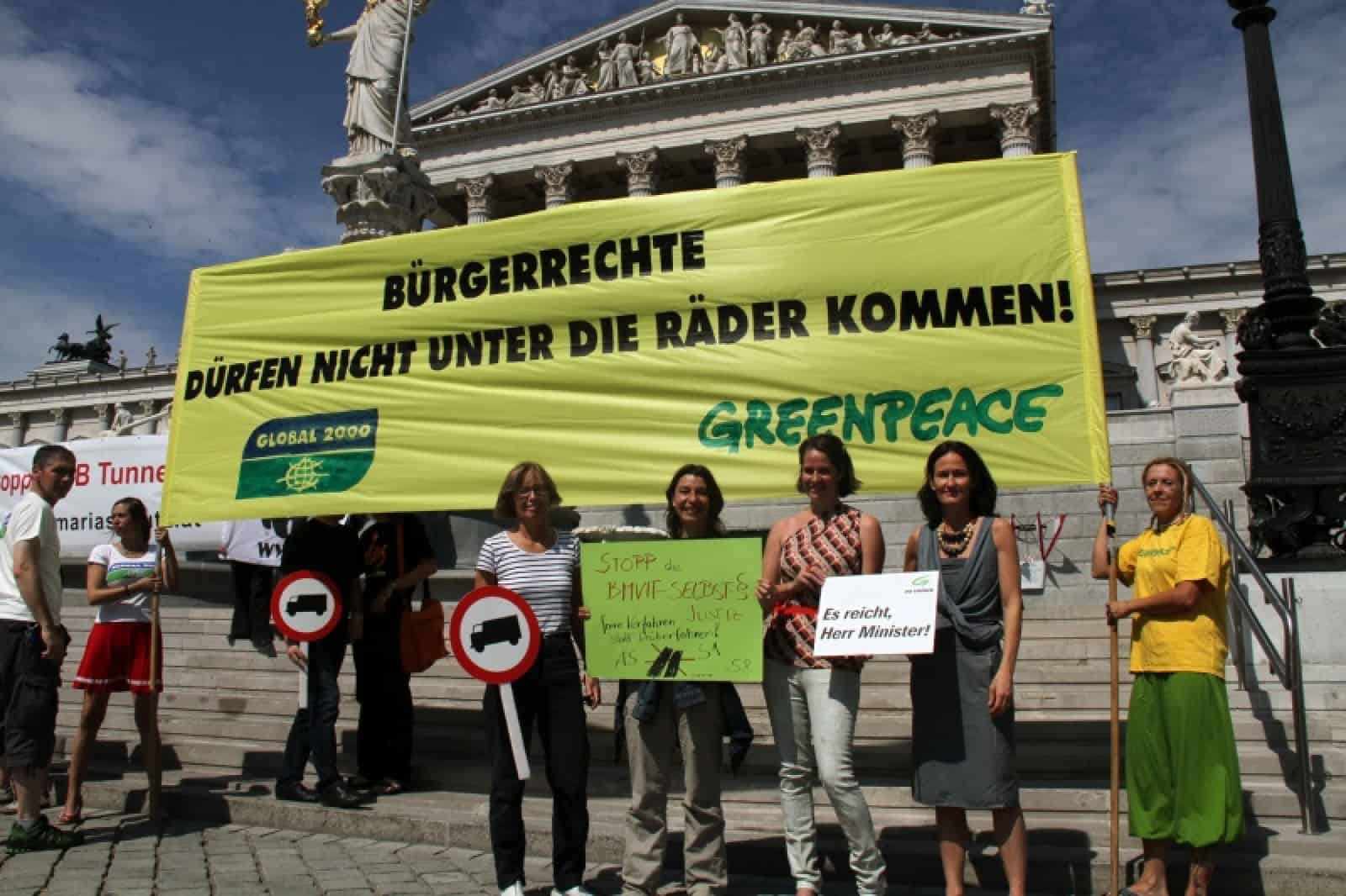 NGO Protest gegen Infrastruktursenat_22 Juni 2011
