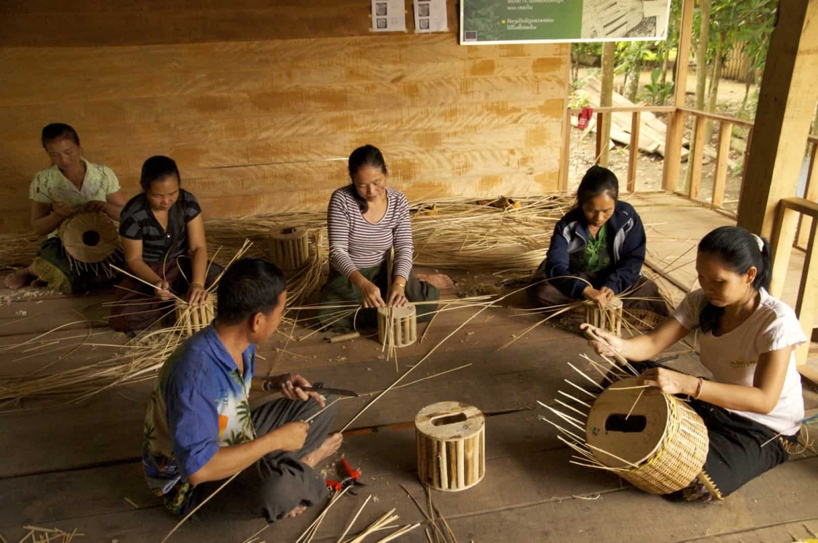 Rattanverarbeitung (c)Noy Promsouvanh-WWF, © by Noy Promsouvanh-WWF Rattanverarbeitung (c)Noy Promsouvanh-WWF, © by Noy Promsouvanh-WWF