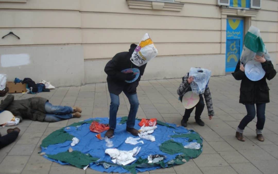 Tour-Aufenthalt in Wien: WWF Jugendgruppe fordert Plastiksackerl freies Österreich