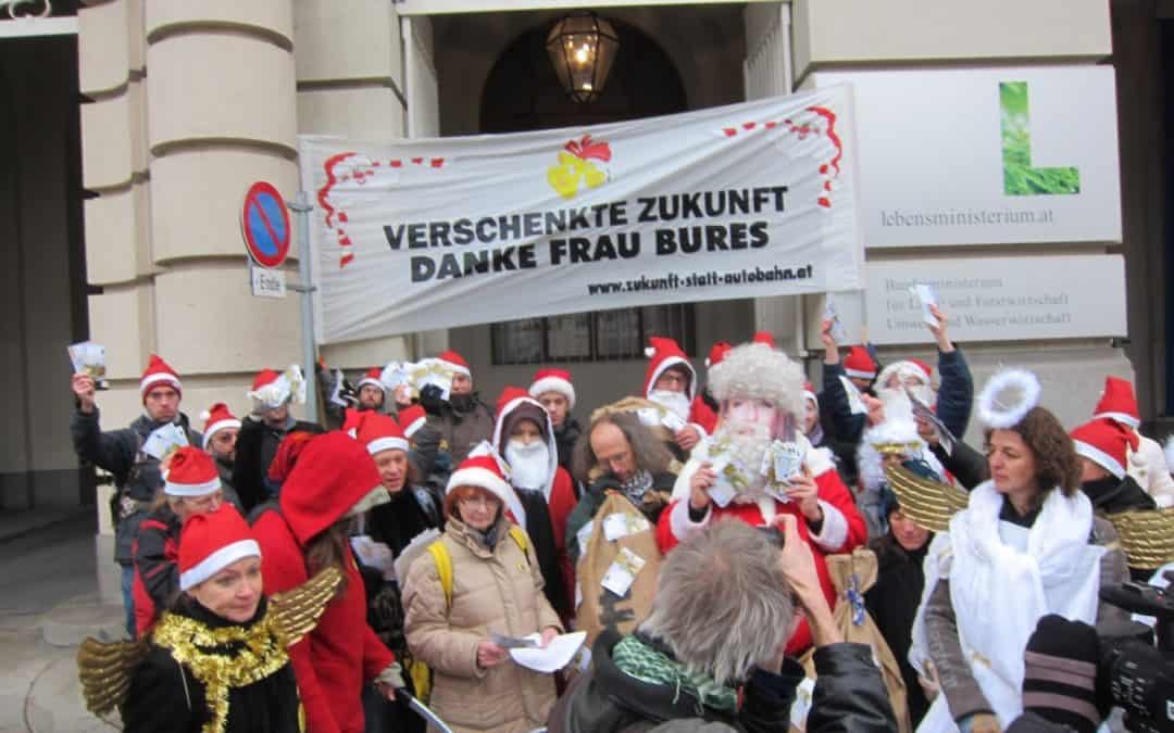 NGO-Protest: Ministerin Bures schenkt unsere Zukunft der Asfinag