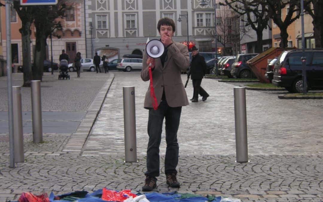 Tour-Aufenthalt in Linz: WWF Jugendgruppe fordert Plastiksackerl freies Österreich