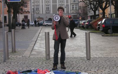 Tour-Aufenthalt in Linz: WWF Jugendgruppe fordert Plastiksackerl freies Österreich