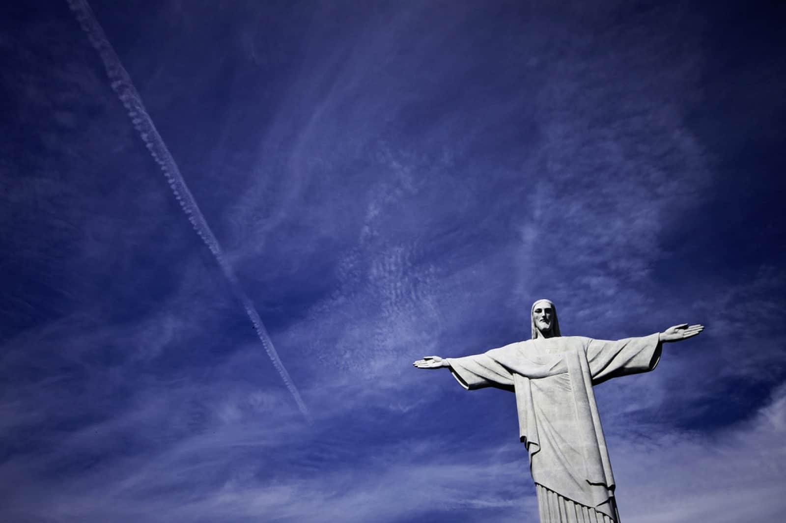 Statue Christ The Redeemer, Rio De Jeneiro, Brazil, © by Anand Gopal  WWF-Canon