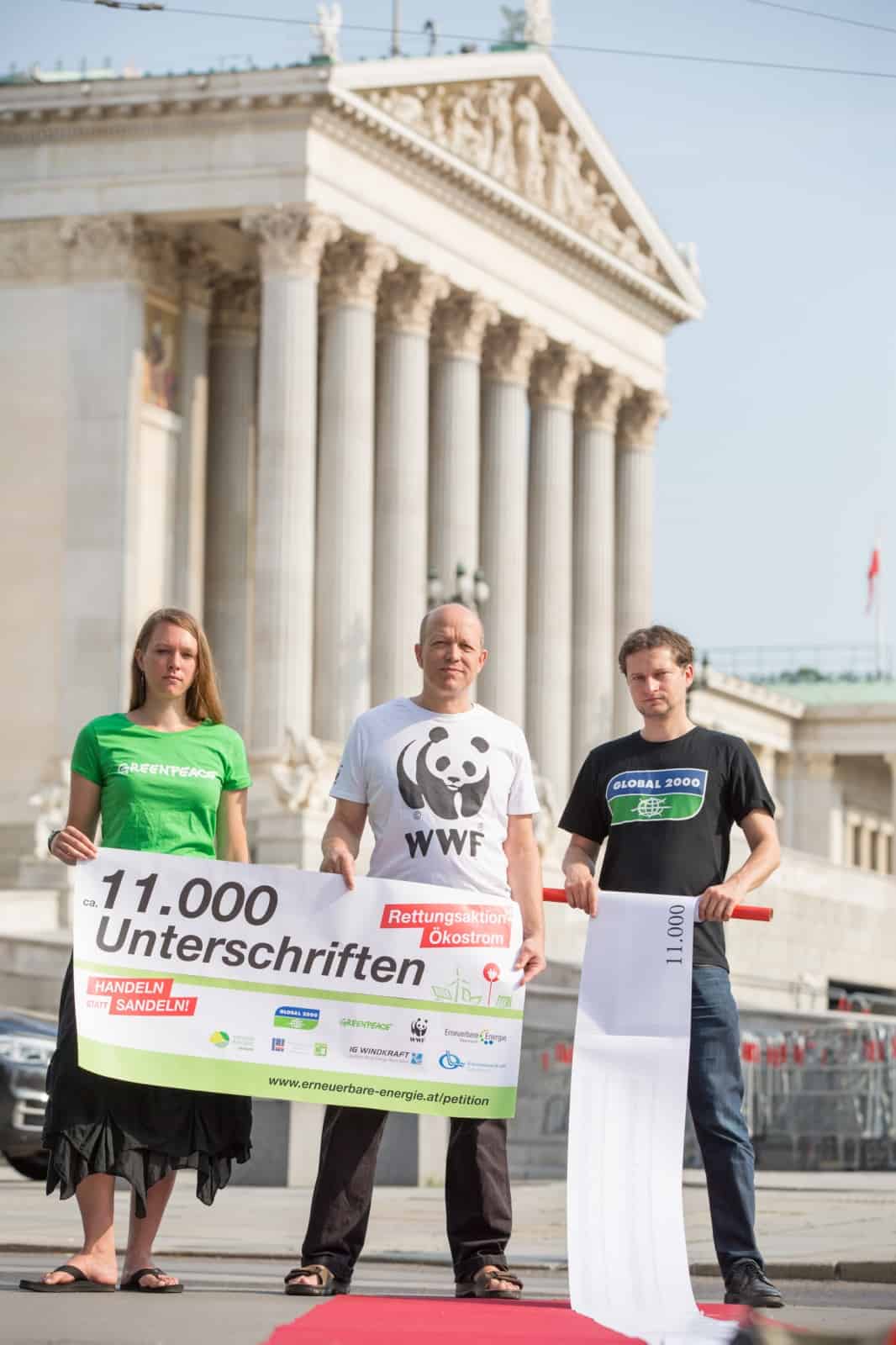 Übergabe der Petitionen vor dem Parlament