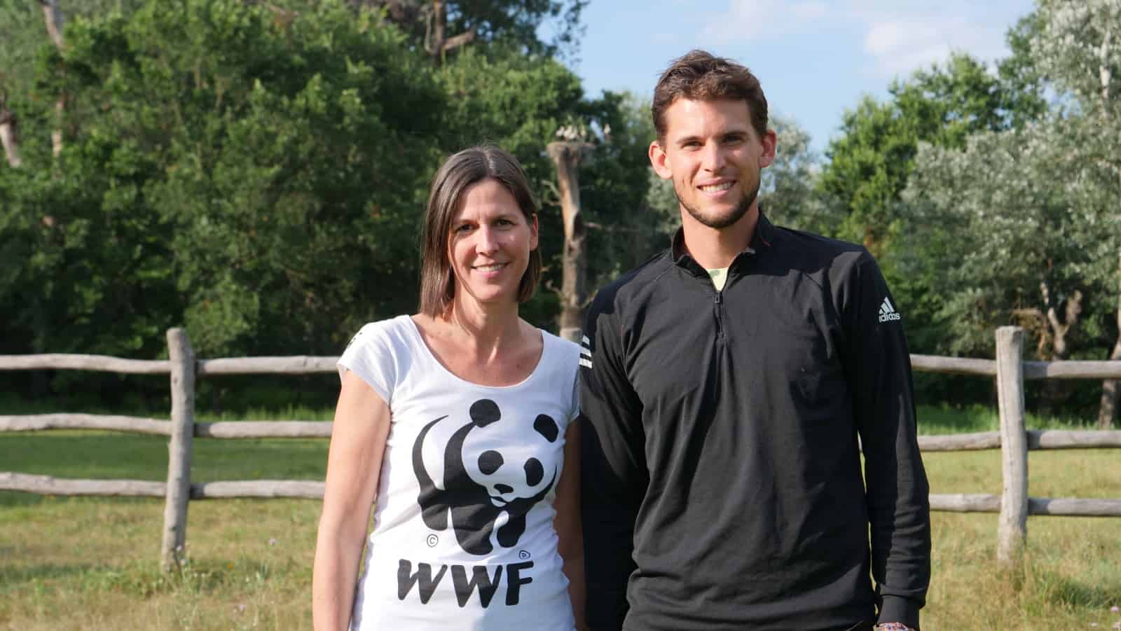 WWF-Geschäftsführerin Andrea Johanides und Dominic Thiem im Auenreservat Marchegg, © by WWF WWF-Geschäftsführerin Andrea Johanides und Dominic Thiem im Auenreservat Marchegg, © by WWF
