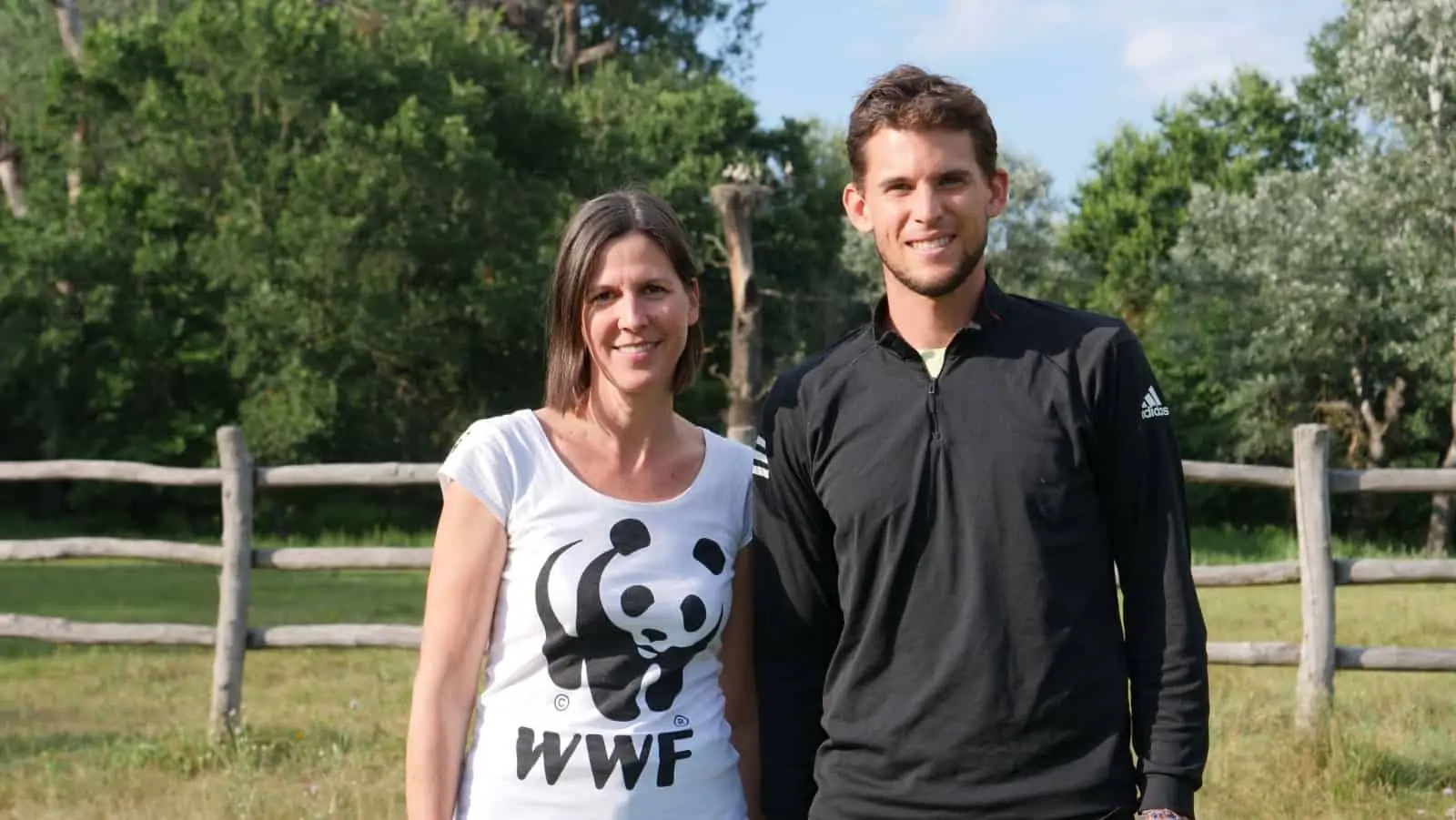 WWF-Geschäftsführerin Andrea Johanides und Dominic Thiem im Auenreservat Marchegg, © by WWF WWF-Geschäftsführerin Andrea Johanides und Dominic Thiem im Auenreservat Marchegg, © by WWF
