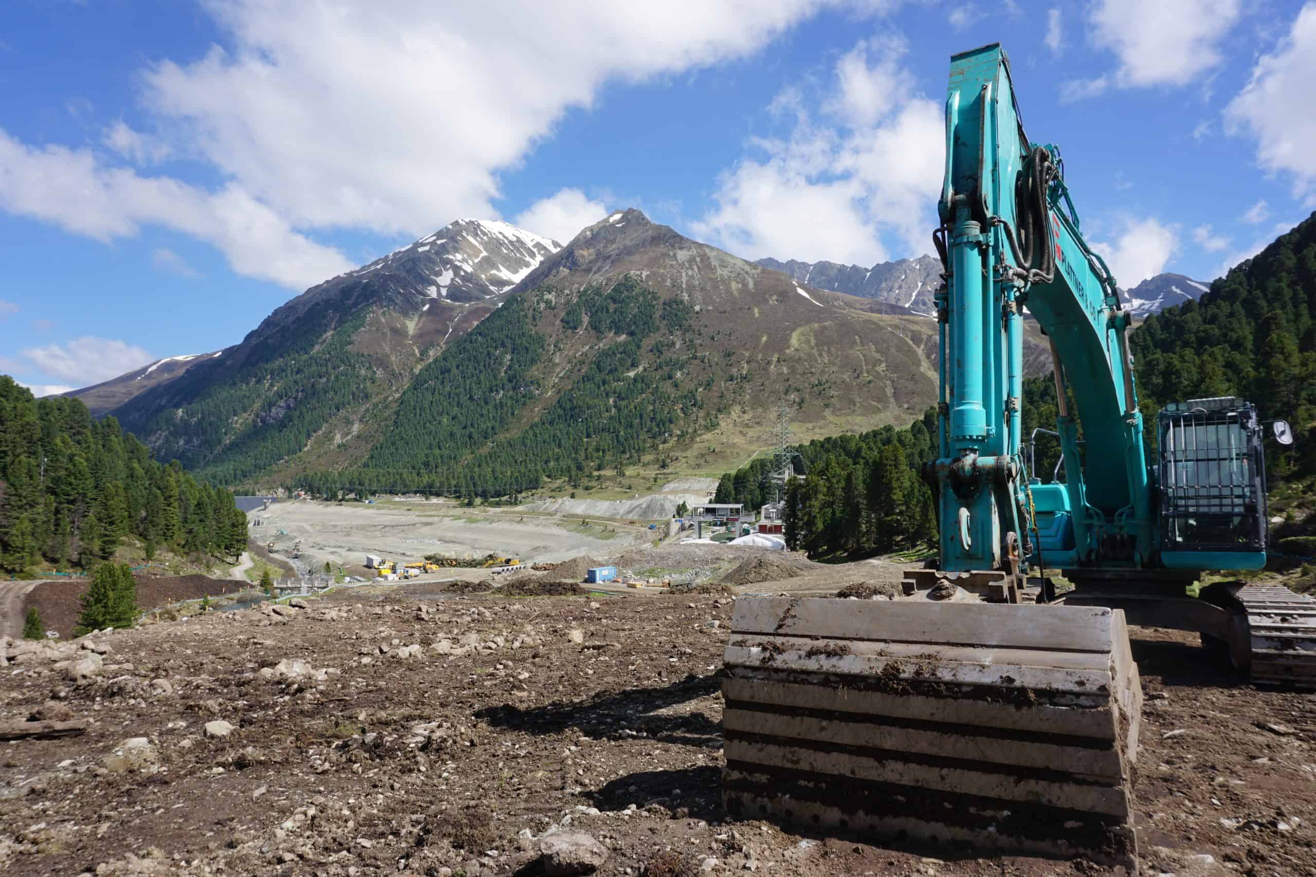 Die Natur wird zusehends-verbaut-Bauarbeiten im Laengental (c) Anna Schoepfer