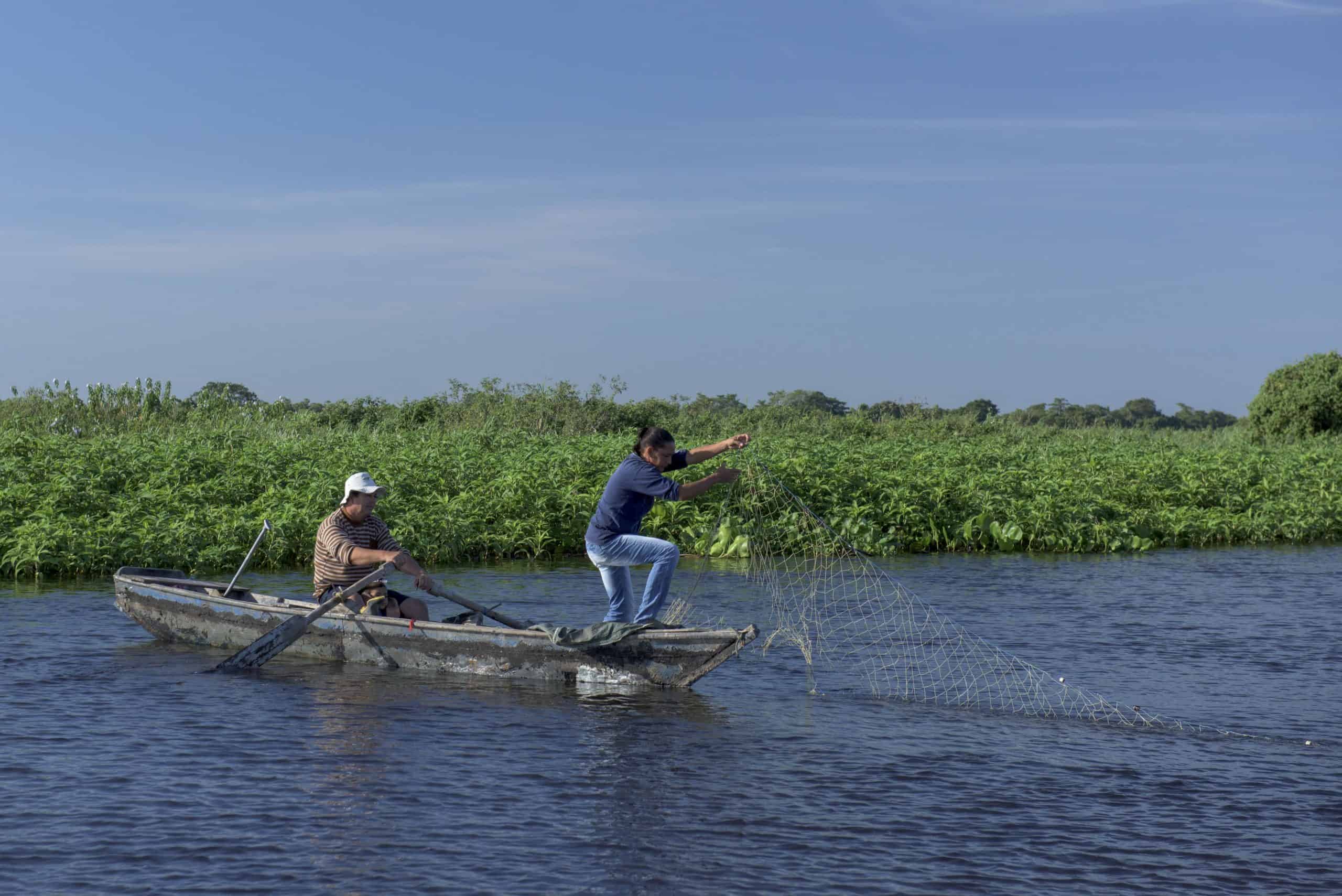 Eine Fischerin mit ihrem Mann in Bahia Negra, Paraguay © WWF/Jaime Rocho