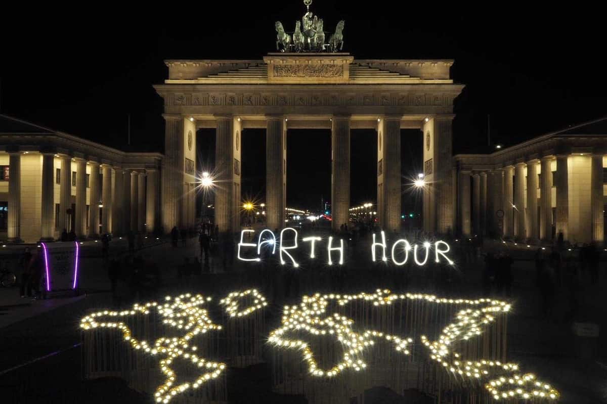 Earth Hour vor dem Brandenburger Tor in Berlin