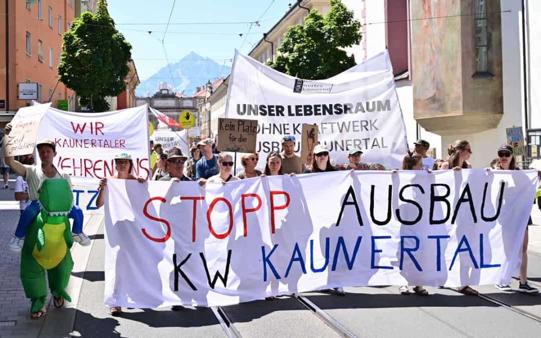 Großdemo in Innsbruck: Zivilgesellschaft fordert Stopp des Kaunertal-Kraftwerksausbaus