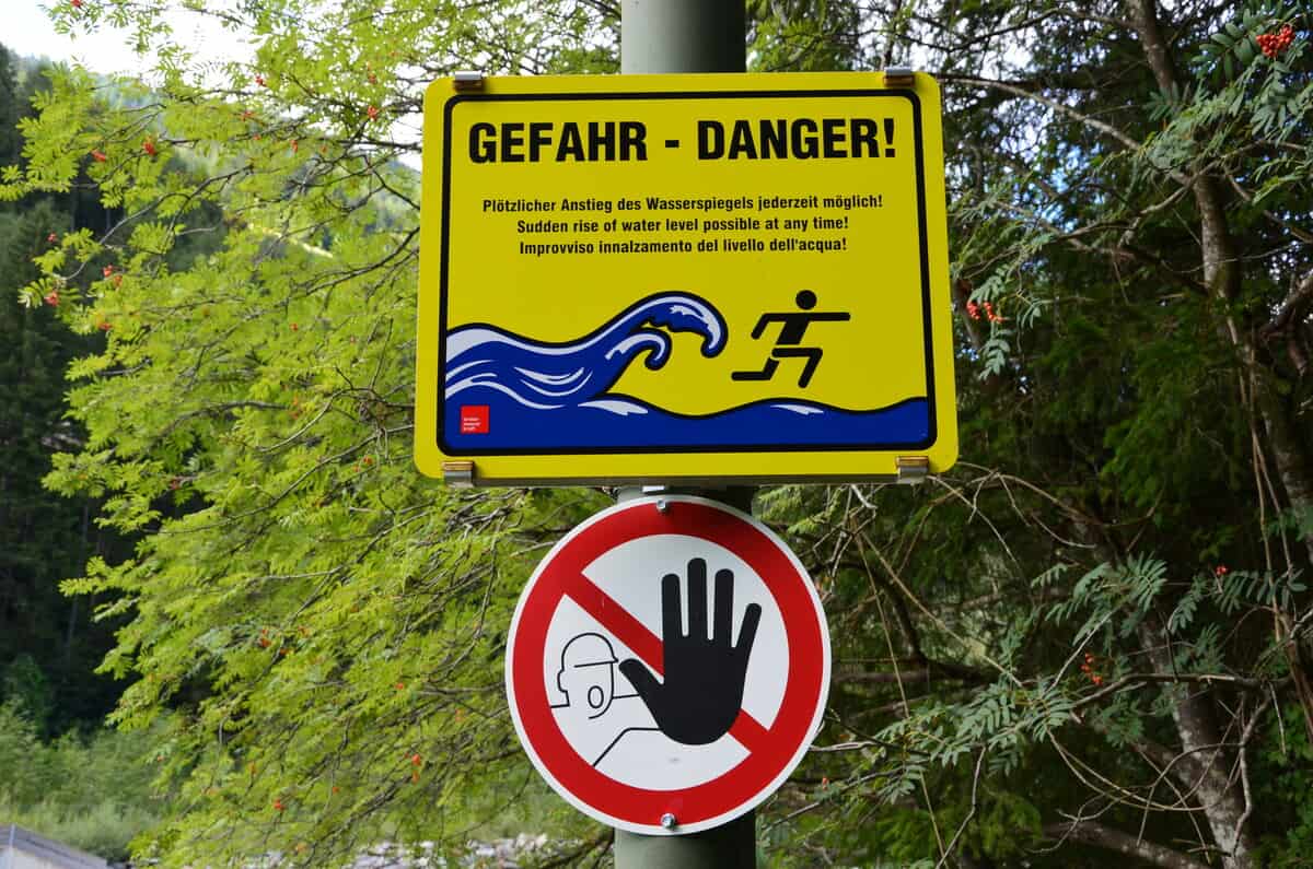 Schwallwarnung Schild c Marianne Götsch WWF AT