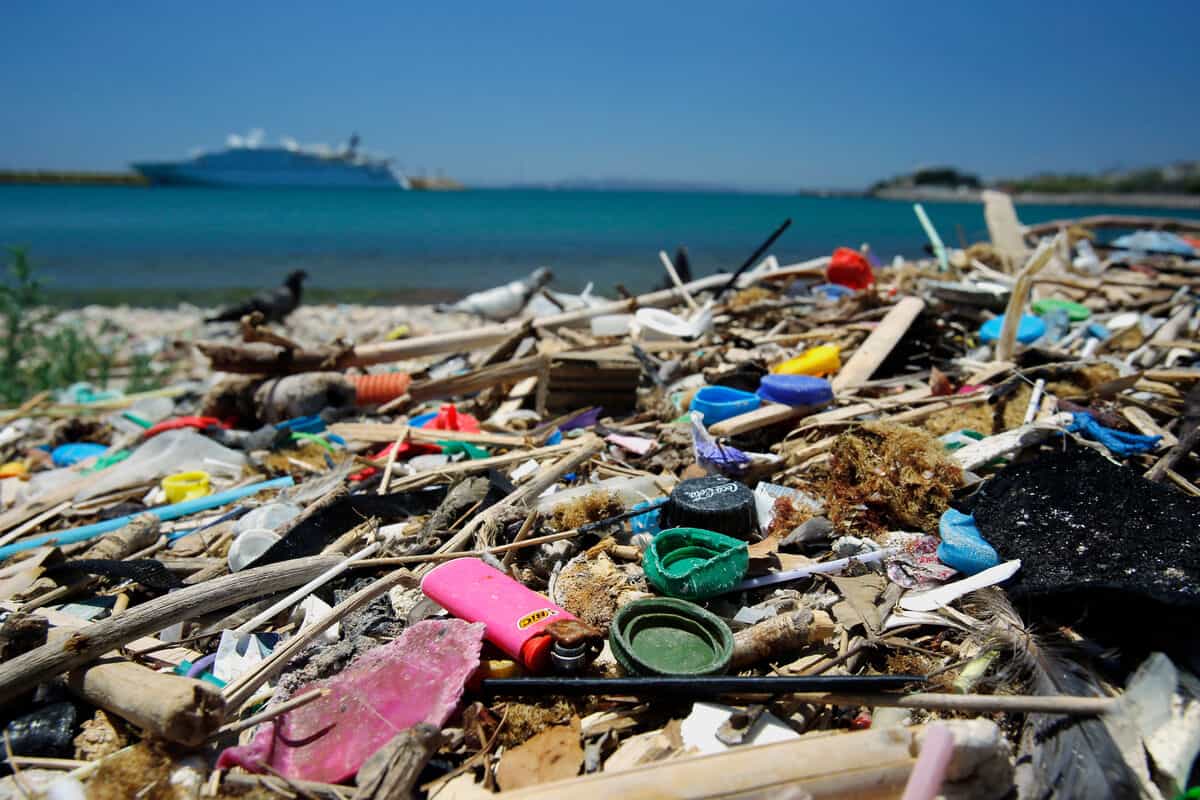 Plastic waste on a beach in the Greece_WW284401 © Milos Bicanski WWF-UK