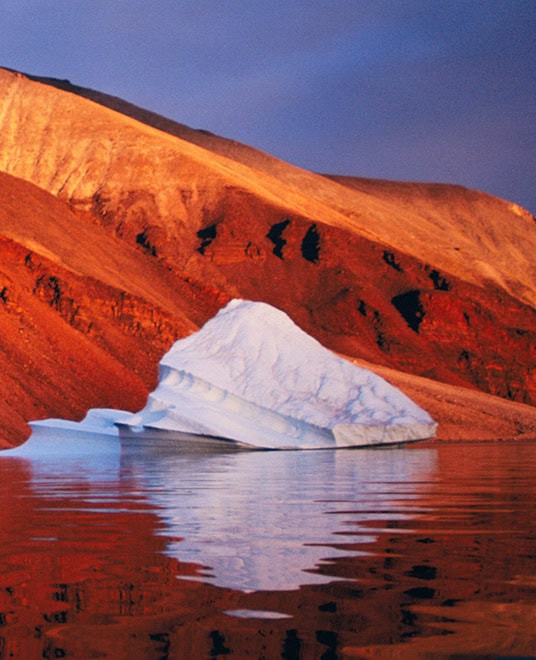 Schmelzender Eisberg in Grünland (c) Staffan_Widstrand_WWF