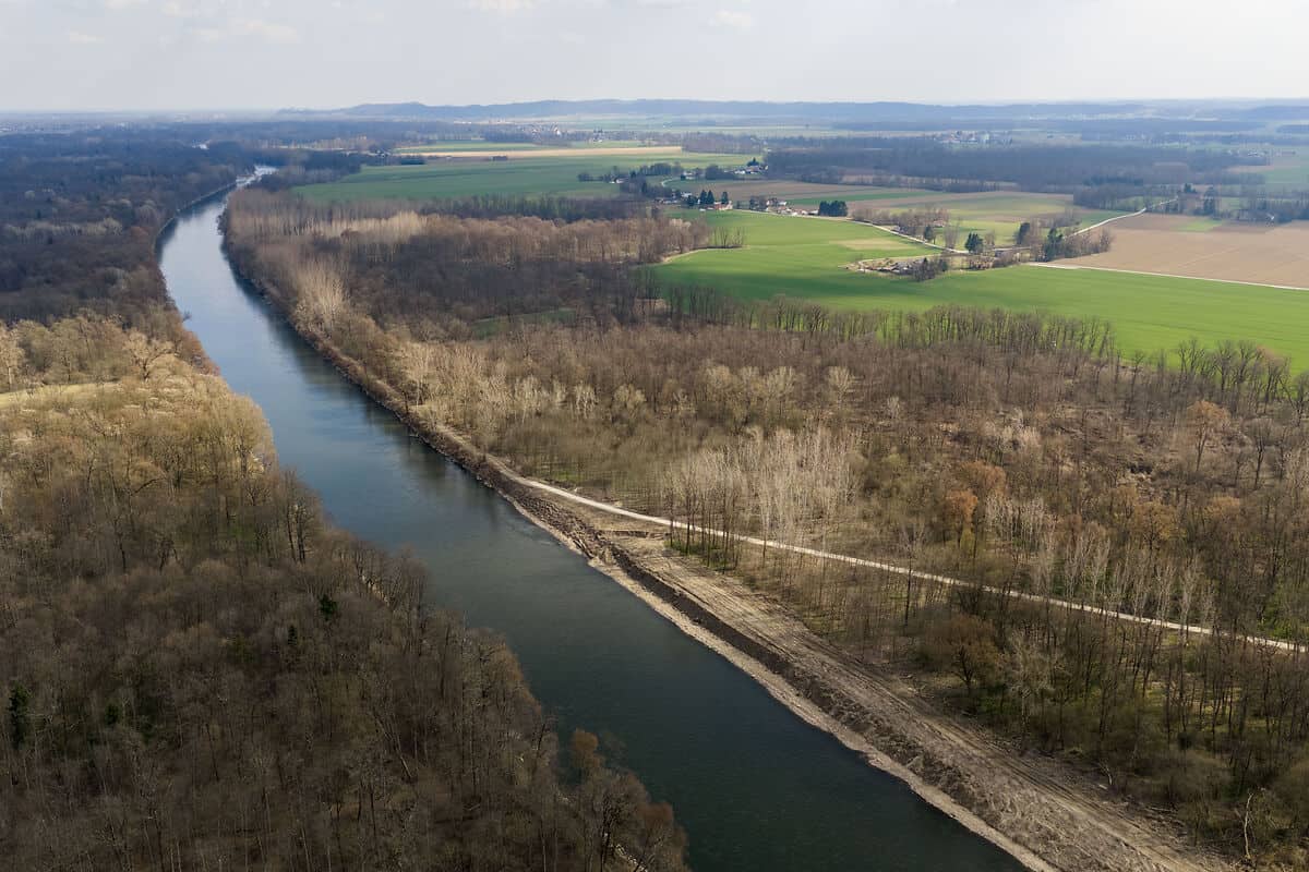 Riverbed Widening. Flussaufweitungen